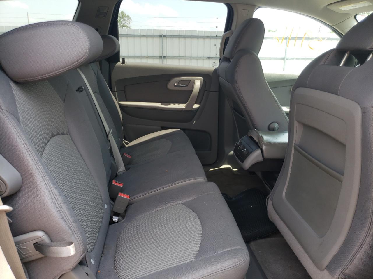 Photo 6 from auction – 2011 CHEVROLET TRAVERSE L with VIN 1GNKRFED2BJ195035