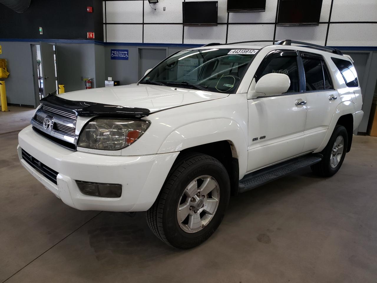 Photo 2 from auction – 2005 TOYOTA 4RUNNER SR with VIN JTEBU14R650058032