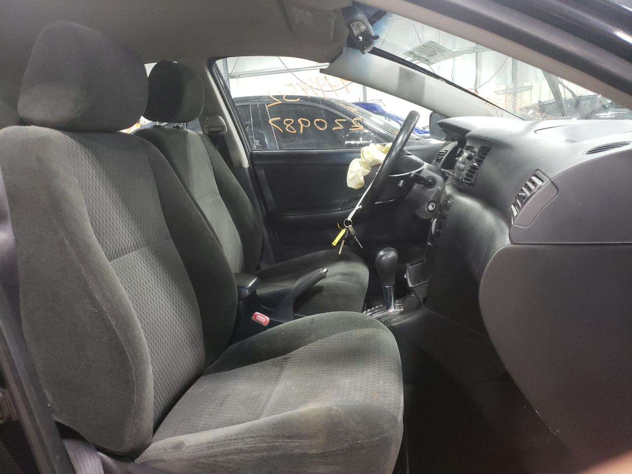 Photo 5 from auction – 2006 TOYOTA COROLLA CE with VIN 1NXBR32E56Z681567