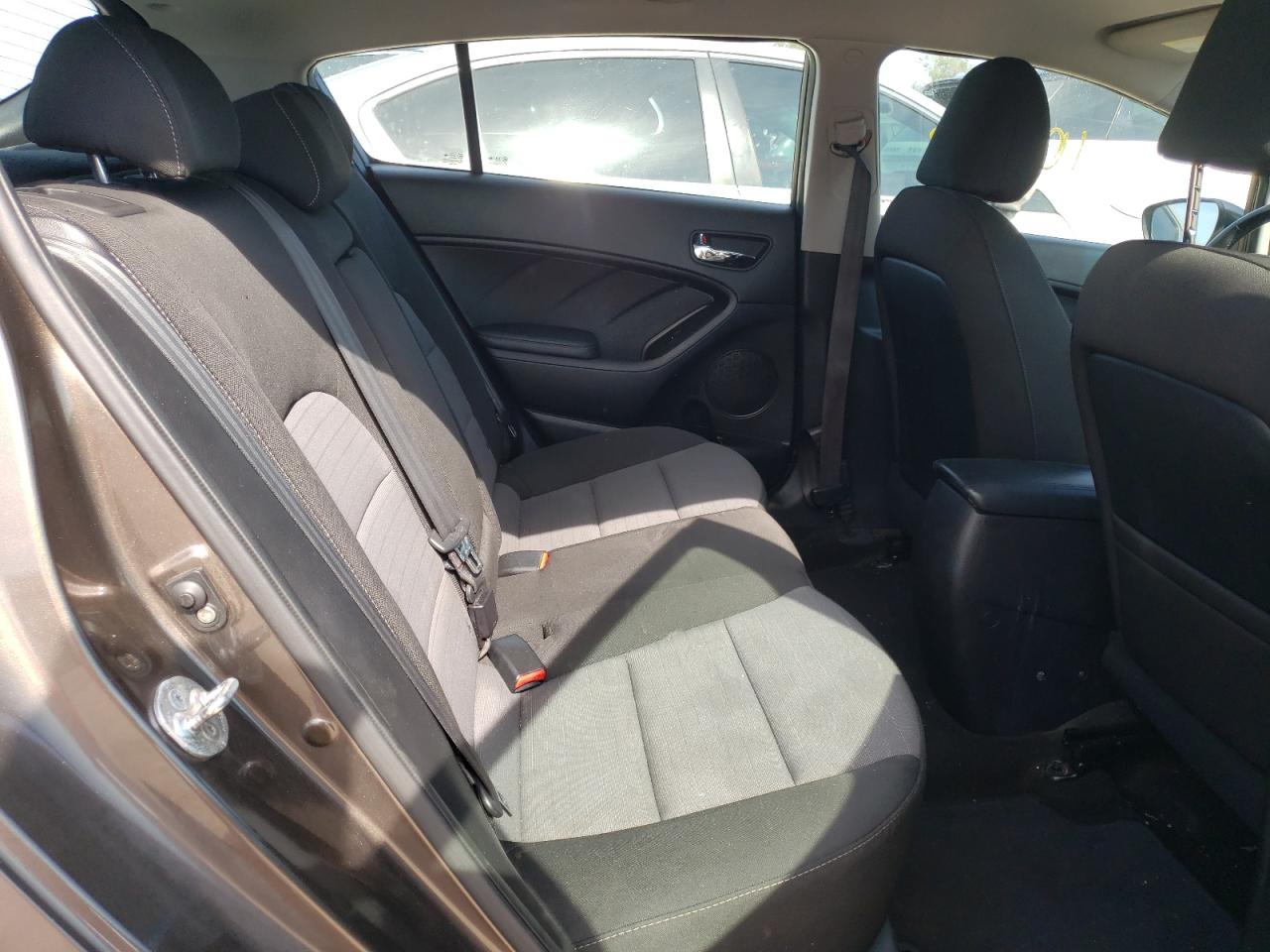 Photo 6 from auction – 2014 KIA FORTE EX with VIN KNAFX5A88E5237687