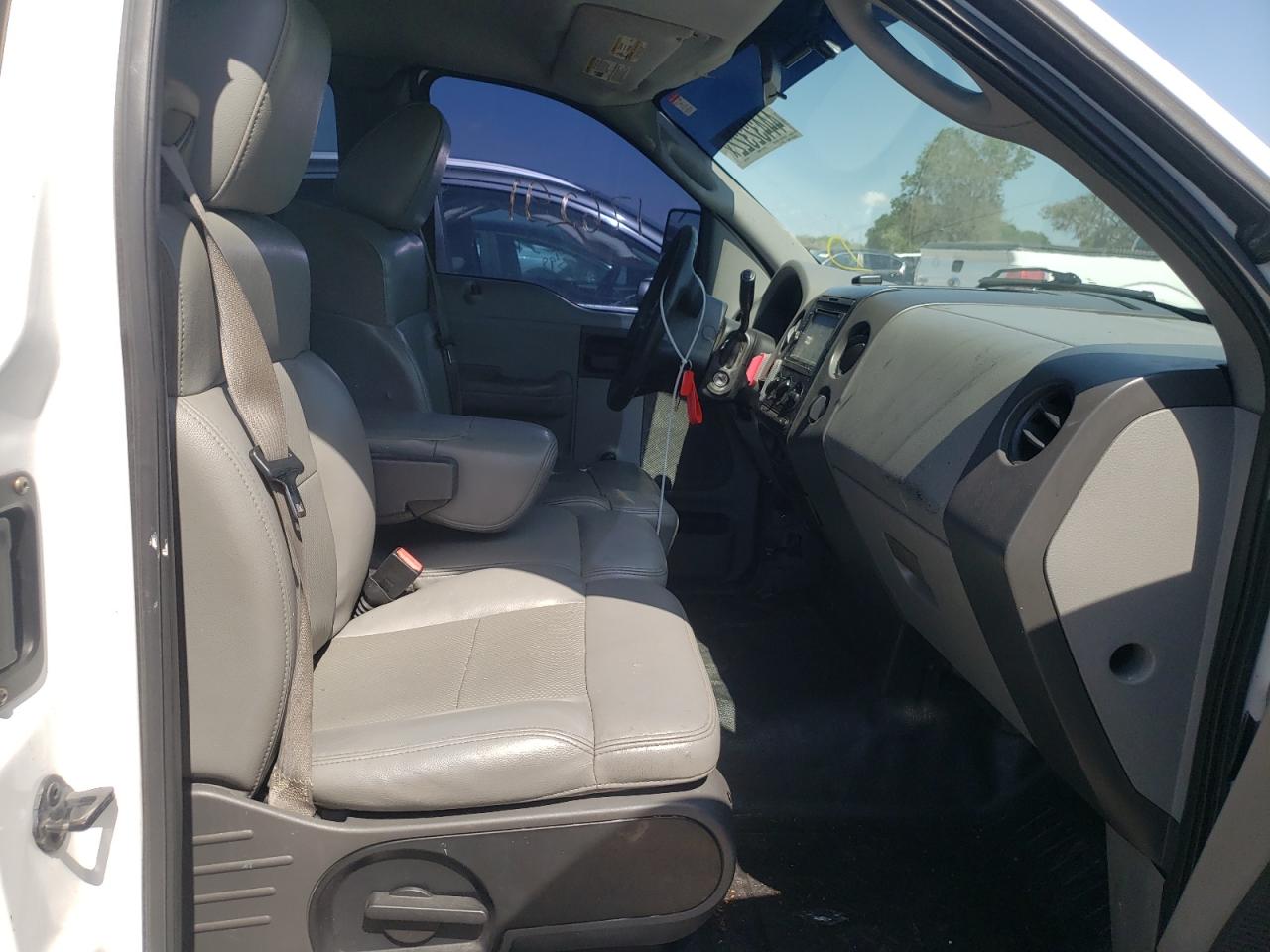 Photo 5 from auction – 2006 FORD F150 with VIN 1FTRF12296NB54390