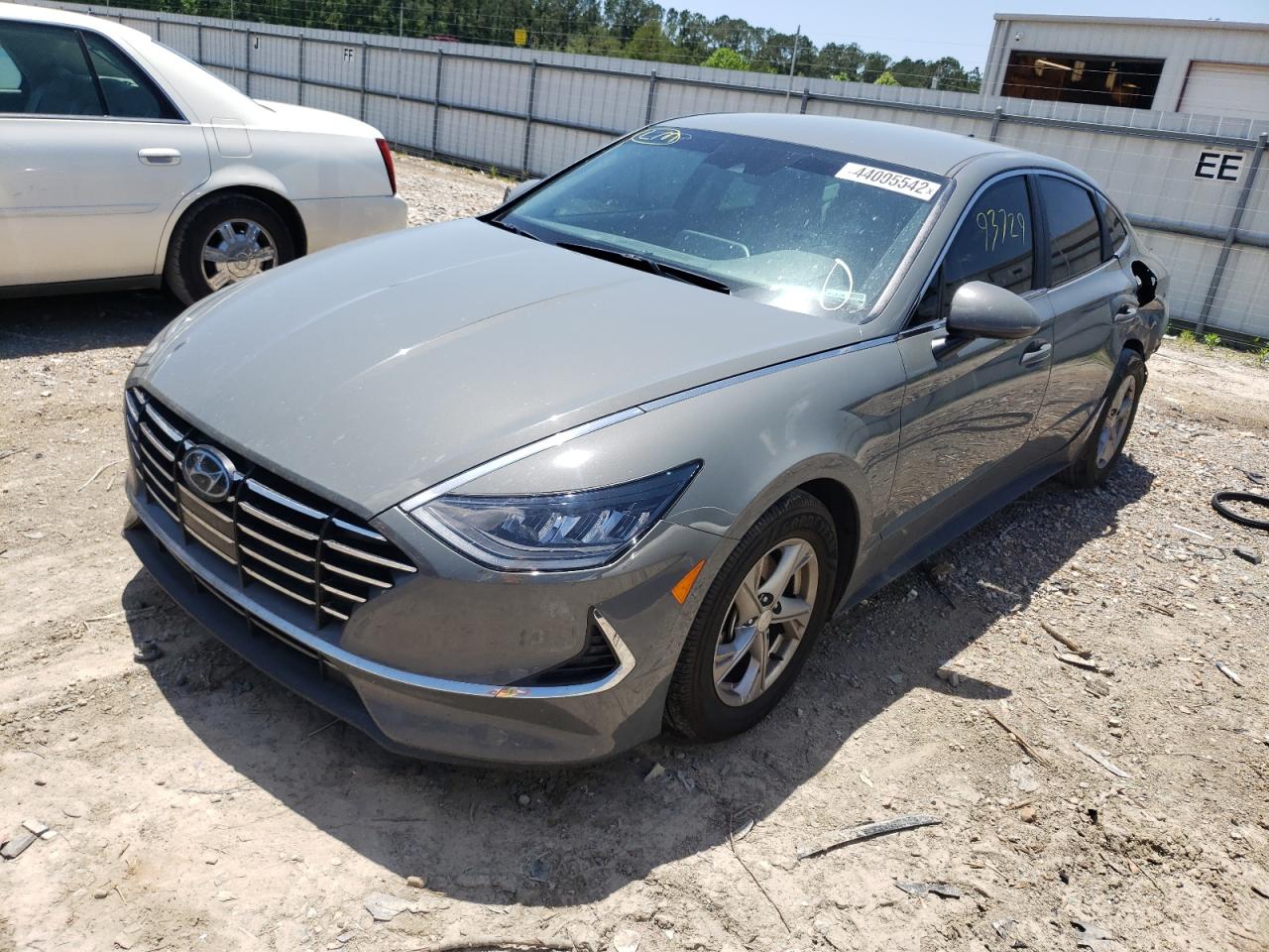 Photo 2 from auction – 2020 HYUNDAI SONATA SE with VIN 5NPEG4JA5LH060122