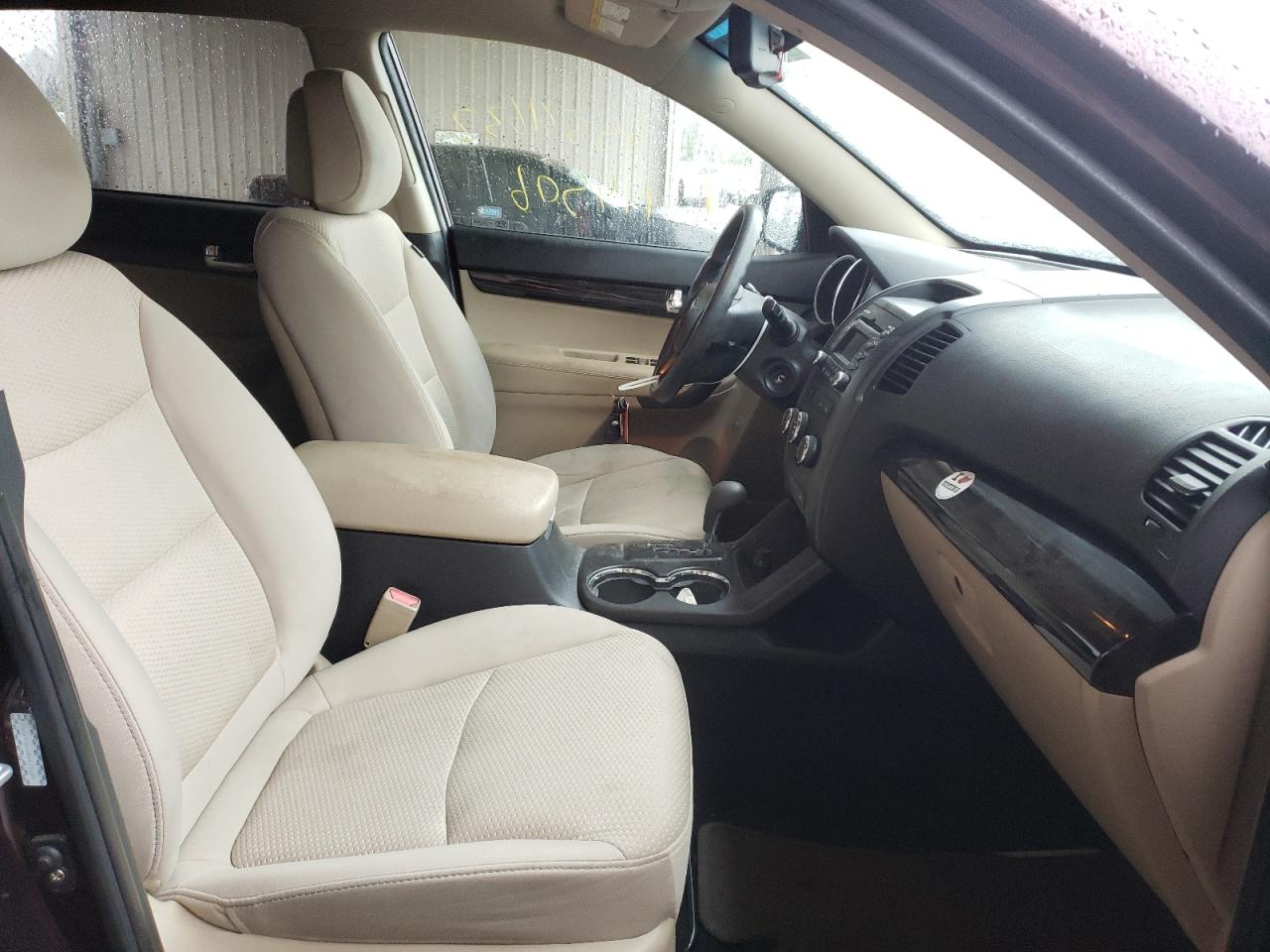 Photo 5 from auction – 2011 KIA SORENTO BA with VIN 5XYKT3A18BG115659