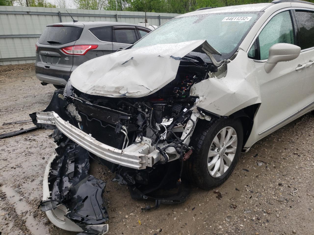 Photo 9 from auction – 2017 CHRYSLER PACIFICA T with VIN 2C4RC1BG5HR688271