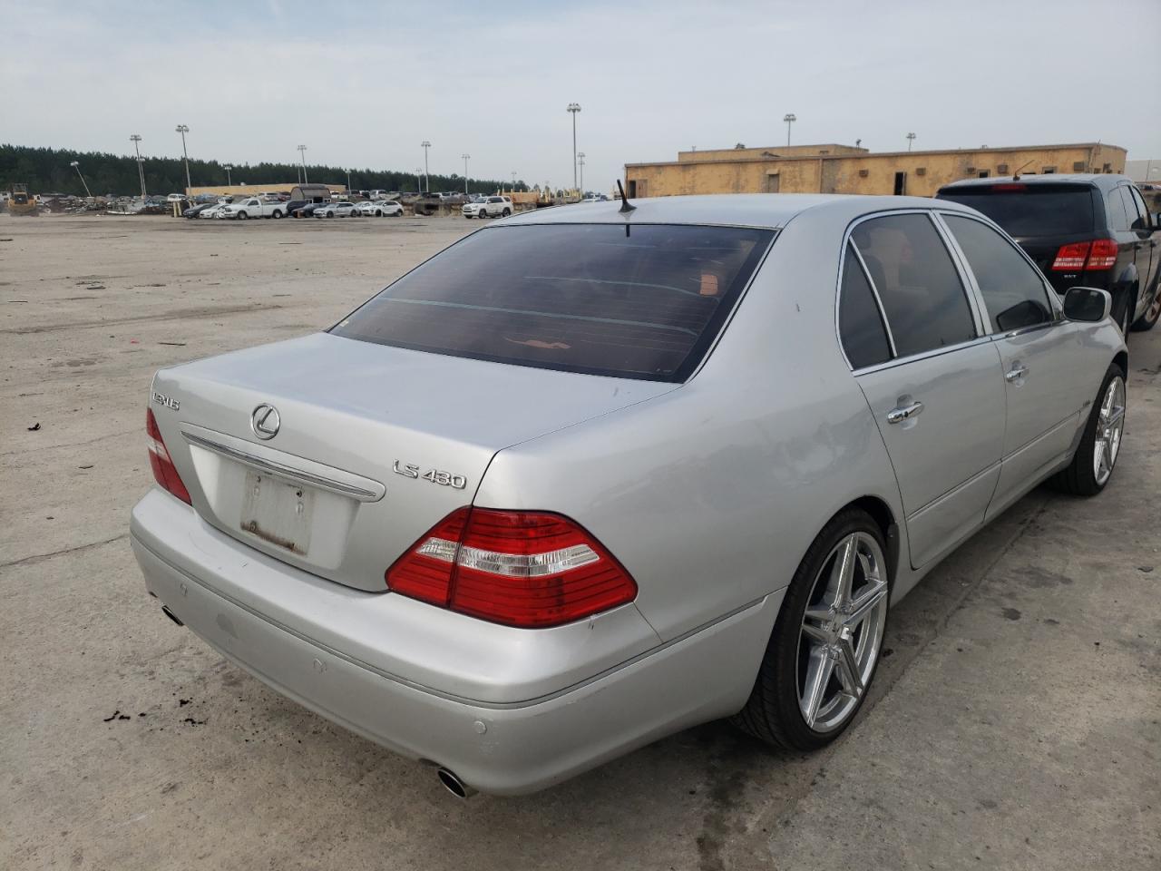 Photo 4 from auction – 2005 LEXUS LS 430 with VIN JTHBN36F355022946