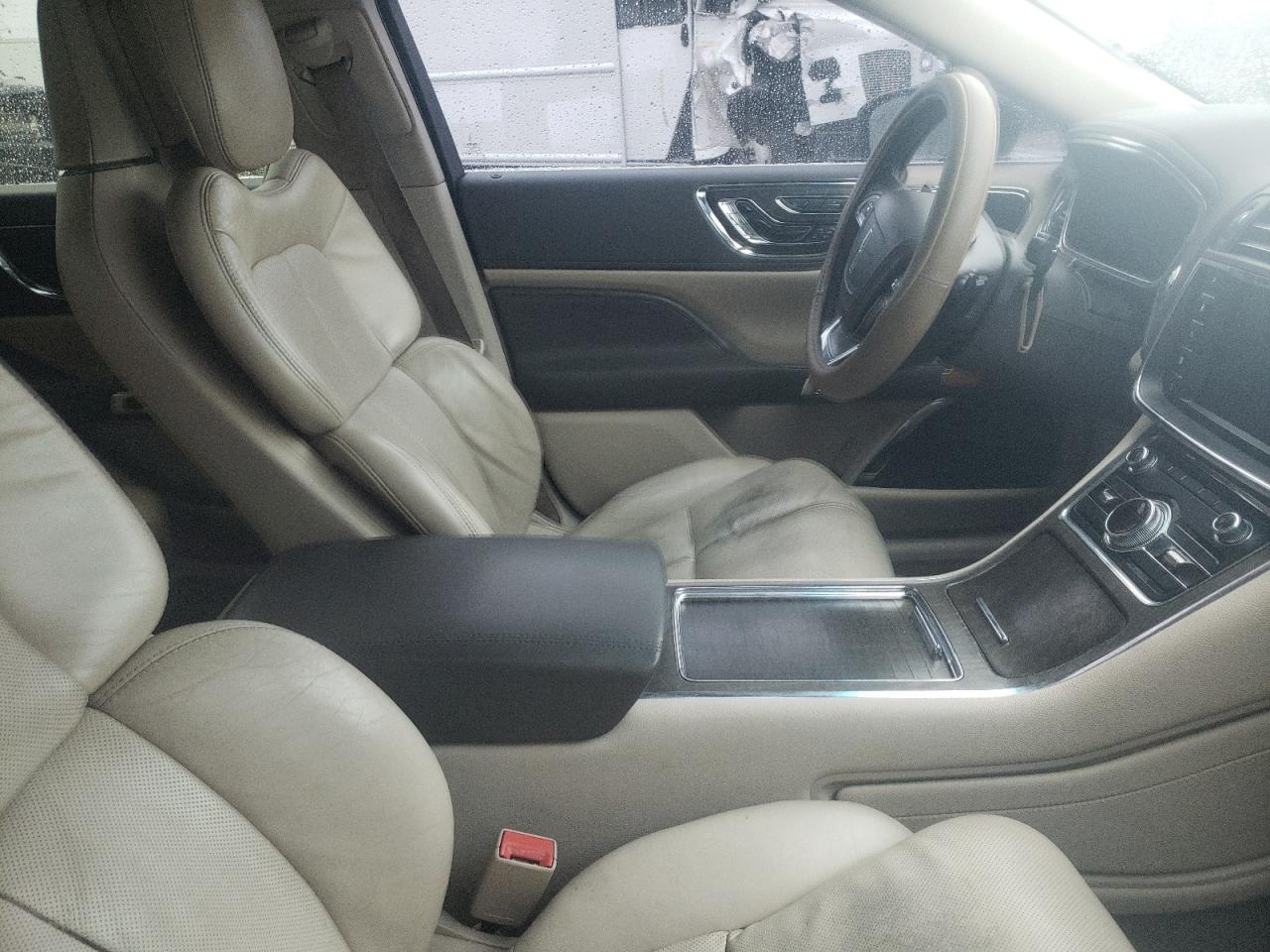 Photo 5 from auction – 2017 LINCOLN CONTINENTA with VIN 1LN6L9RP7H5614348