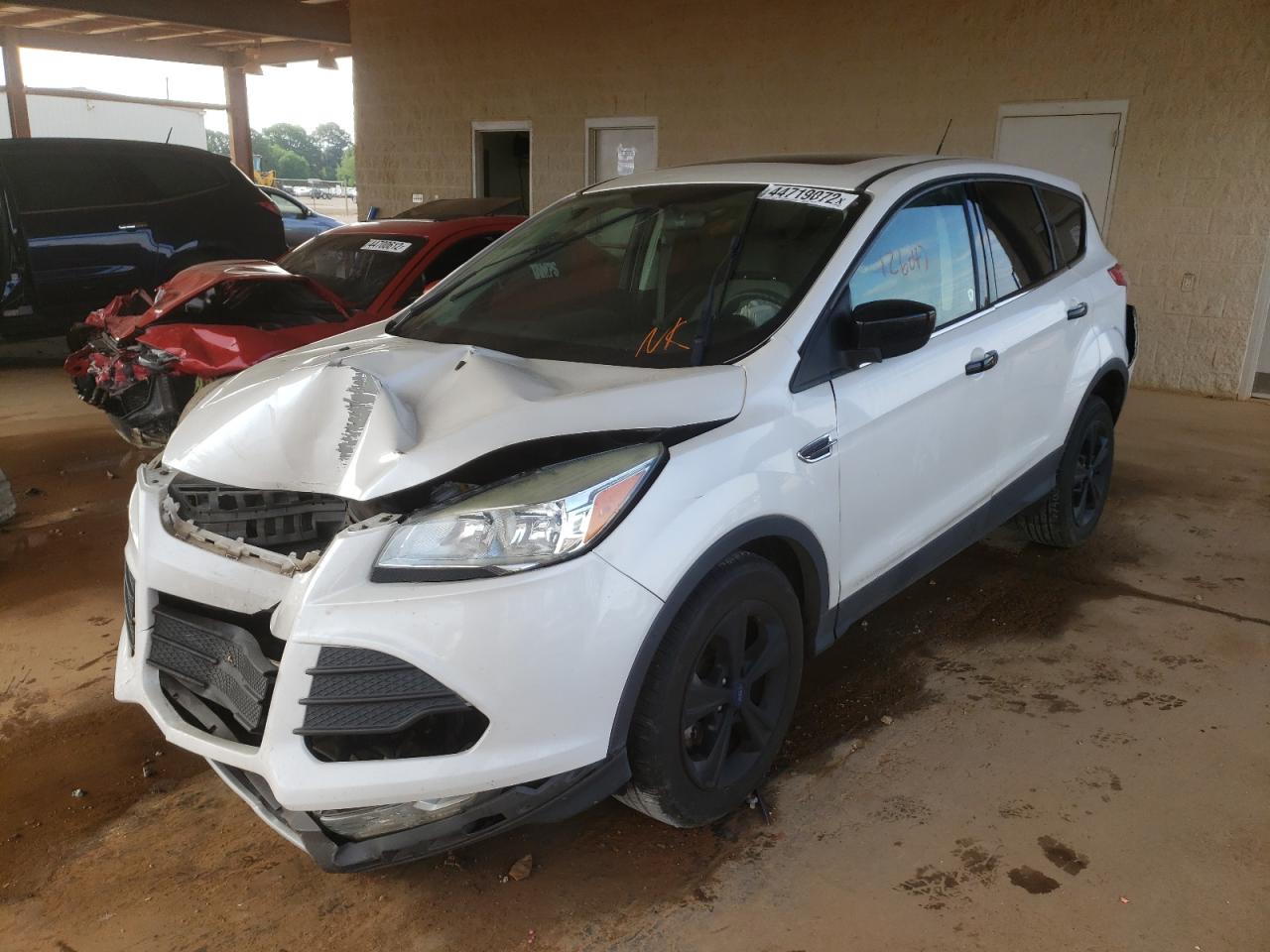 Photo 2 from auction – 2014 FORD ESCAPE SE with VIN 1FMCU0GX6EUE33712