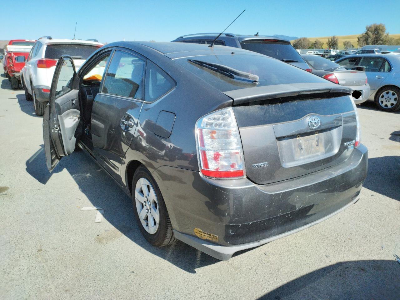 Photo 3 from auction – 2007 TOYOTA PRIUS with VIN JTDKB20U073227067