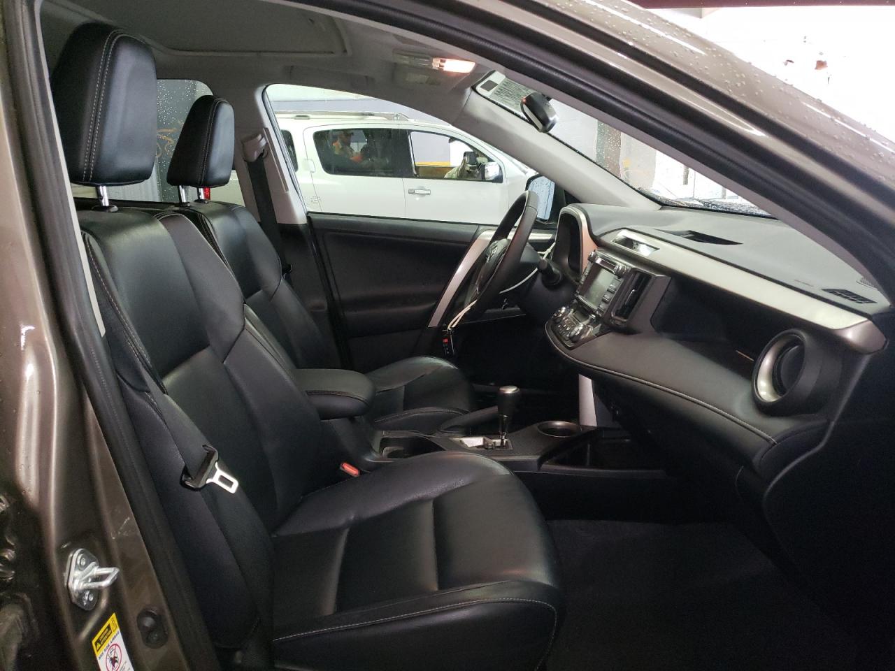 Photo 5 from auction – 2013 TOYOTA RAV4 LIMIT with VIN 2T3DFREV2DW093517