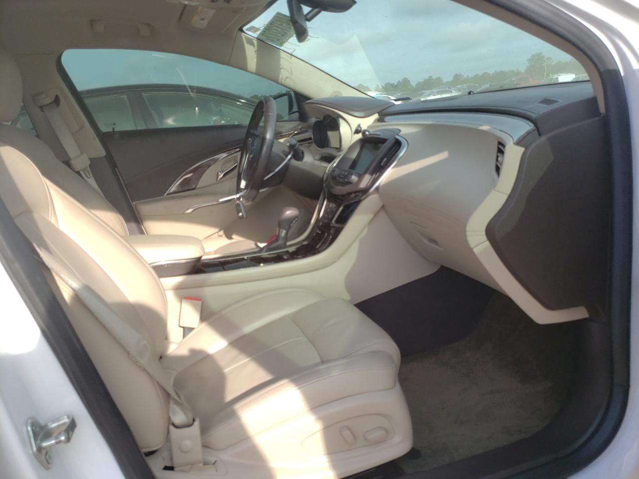 Photo 5 from auction – 2014 BUICK LACROSSE with VIN 1G4GB5G34EF222093