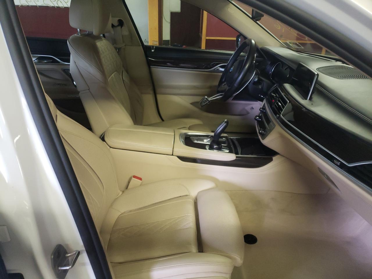 صورة رقم 5 من المزاد - 2016 BMW 750 XI مع VIN WBA7F2C51GG420770