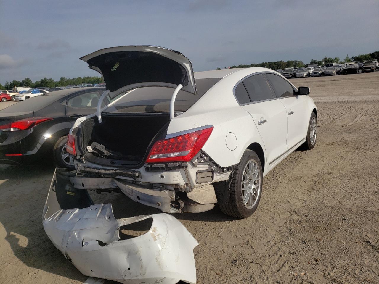 Photo 4 from auction – 2014 BUICK LACROSSE with VIN 1G4GB5G34EF222093