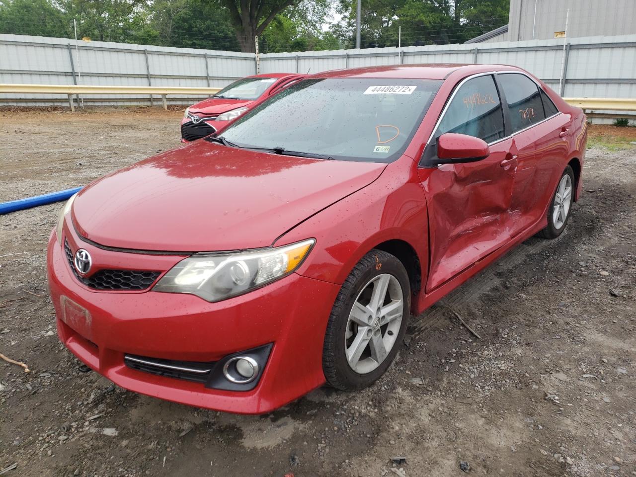 Photo 2 from auction – 2014 TOYOTA CAMRY L with VIN 4T1BF1FK3EU752437