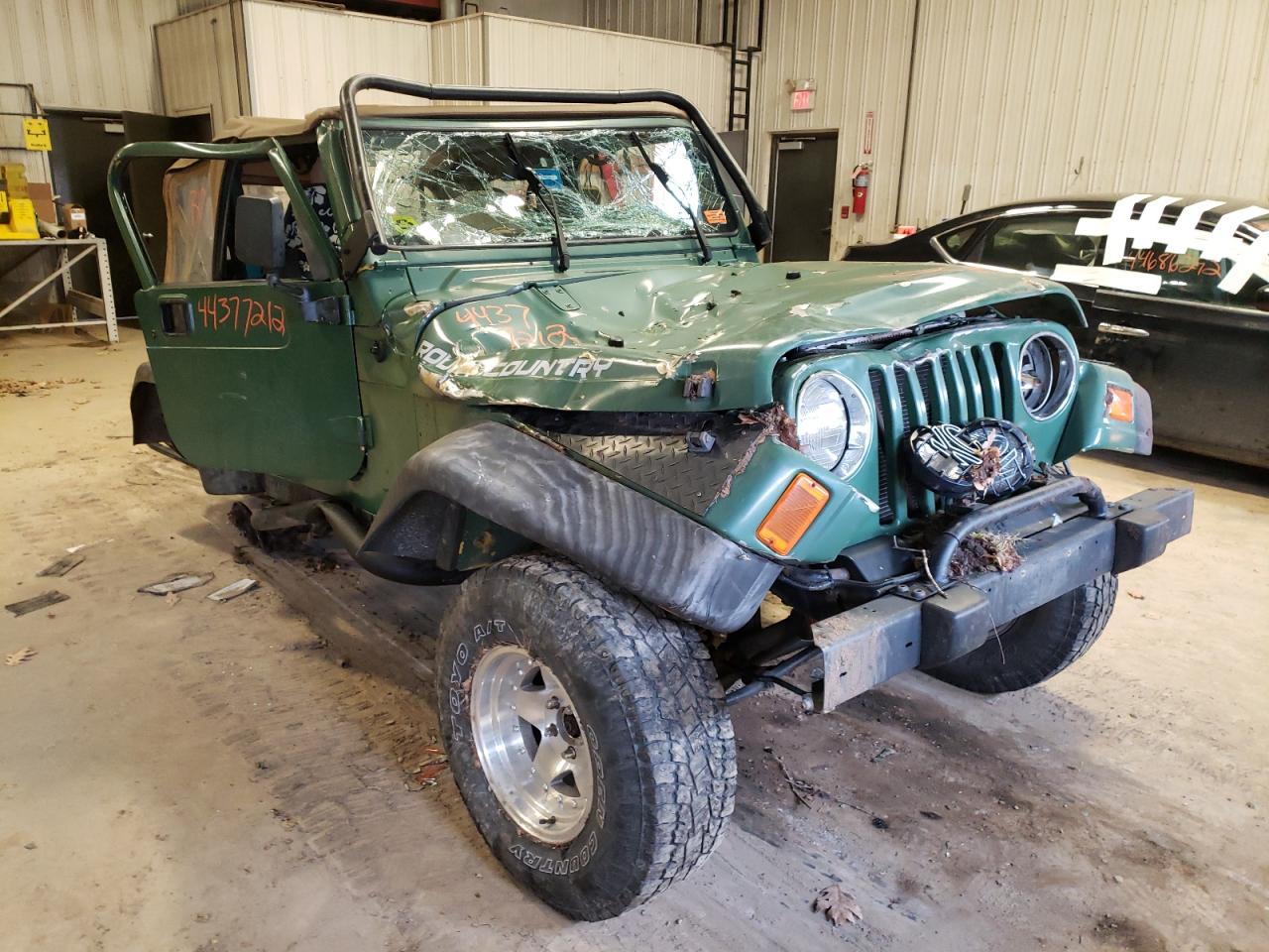 JEEP WRANGLER / 2000 with VIN 1J4FA49S2YP725440 - Photo from auction