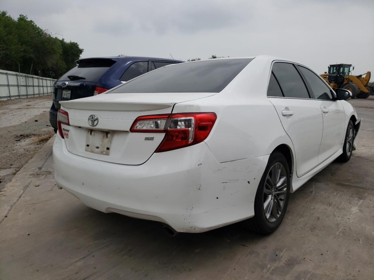 Photo 4 from auction – 2014 TOYOTA CAMRY L with VIN 4T1BF1FK2EU826222