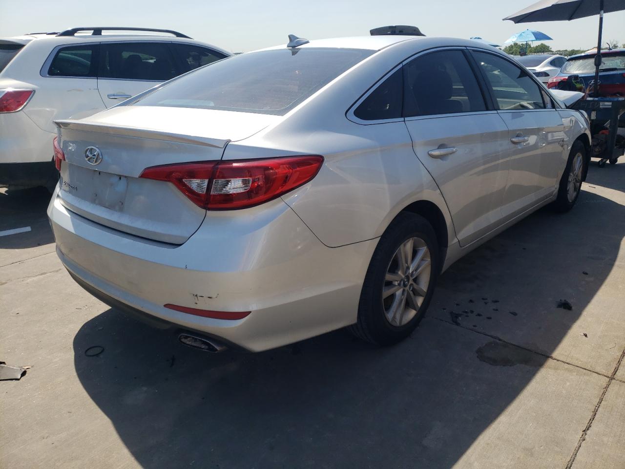 Photo 4 from auction – 2016 HYUNDAI SONATA SE with VIN 5NPE24AF4GH317481