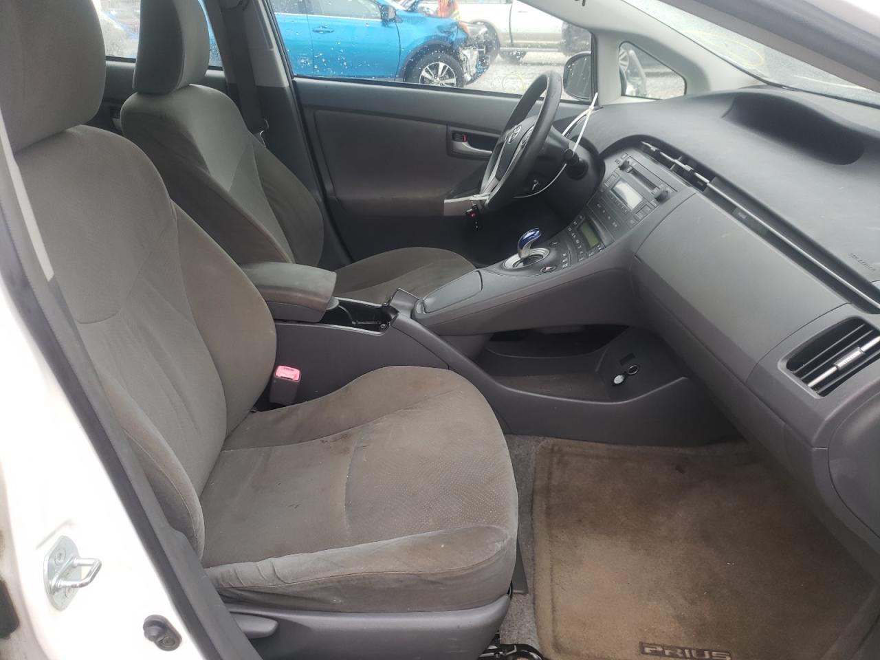 Photo 5 from auction – 2011 TOYOTA PRIUS with VIN JTDKN3DU3B1344928