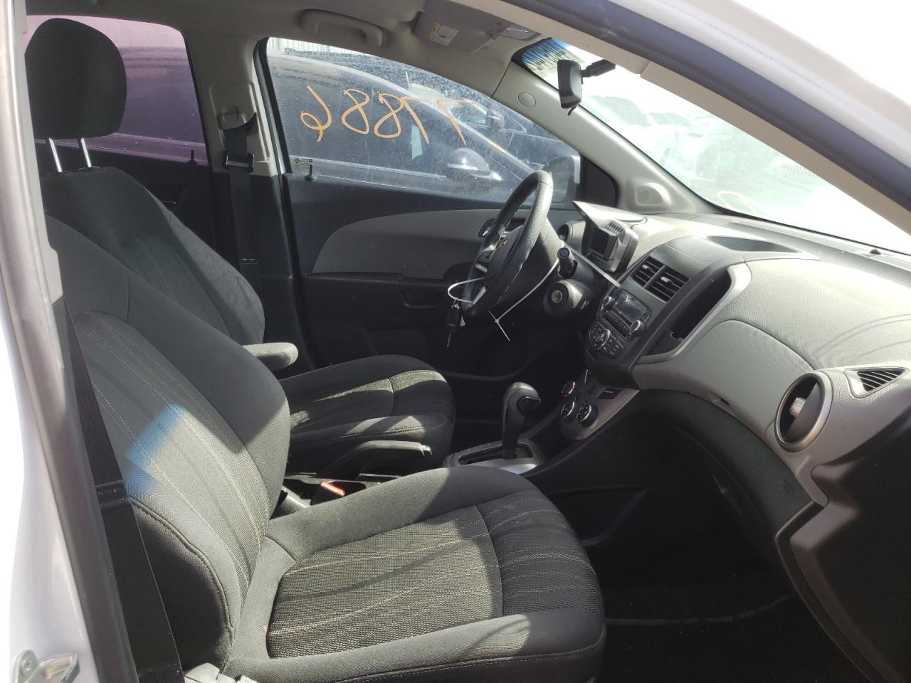Photo 5 from auction – 2014 CHEVROLET SONIC LT with VIN 1G1JC5SHXE4140108