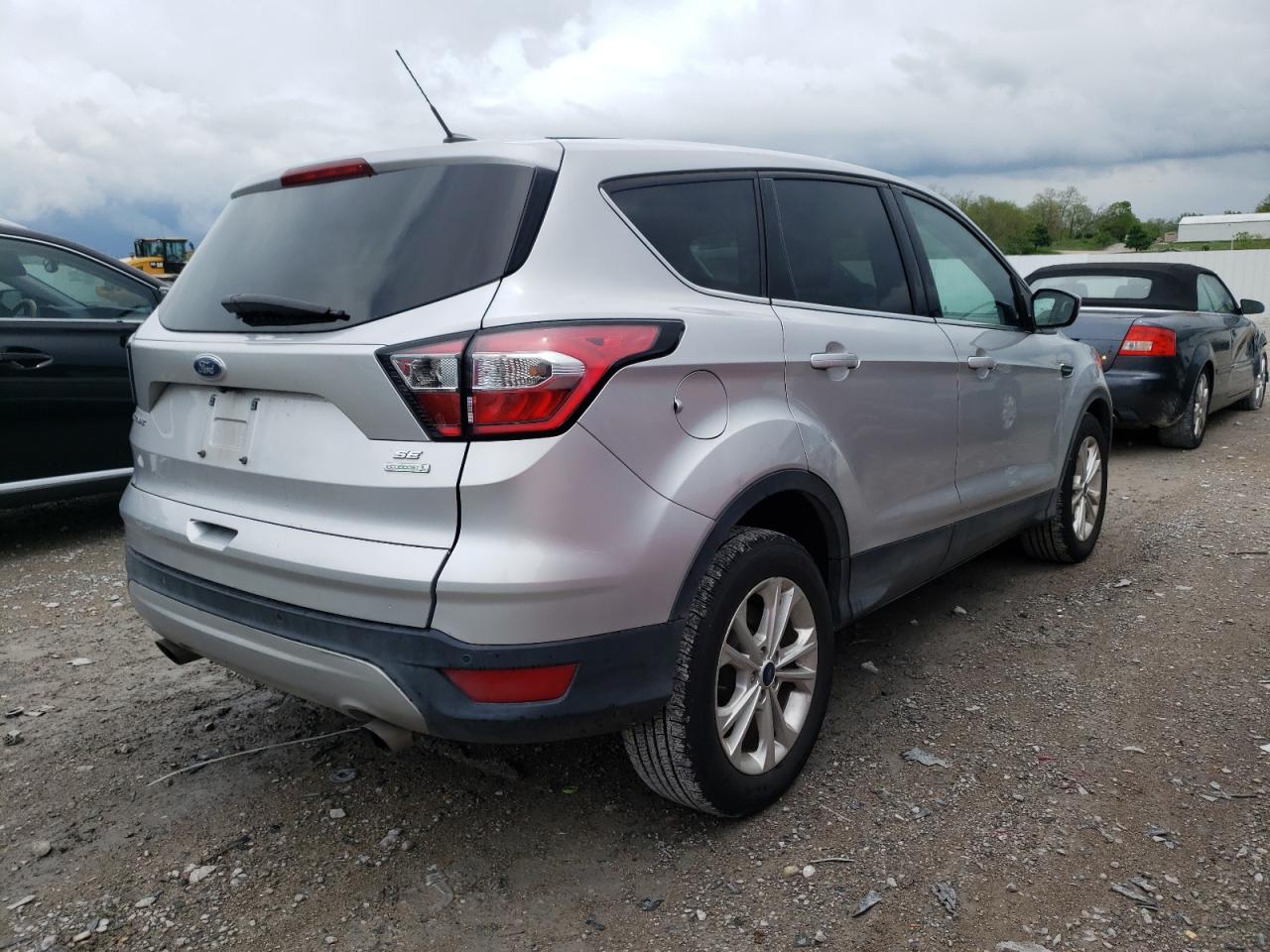 Photo 4 from auction – 2017 FORD ESCAPE SE with VIN 1FMCU0GD6HUC97706