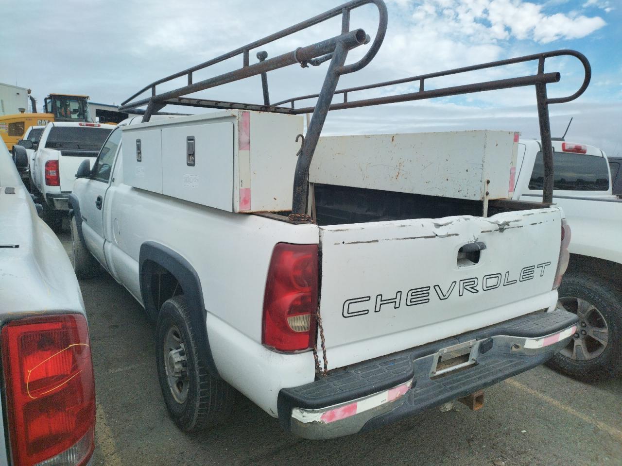 Photo 3 from auction – 2003 CHEVROLET SILVERADO with VIN 1GCGC24U63Z258828