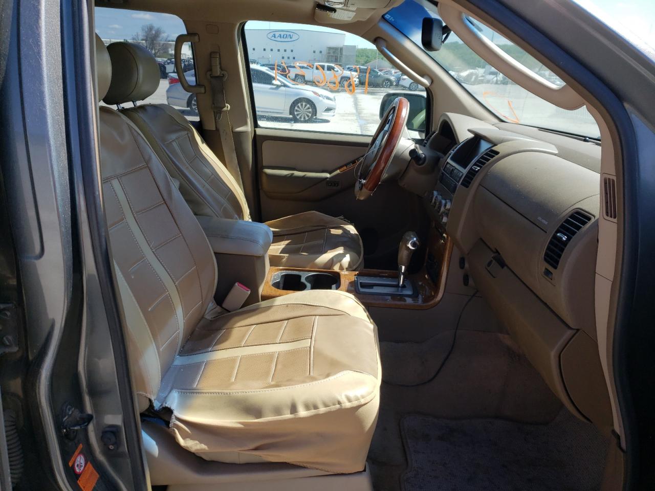 Photo 5 from auction – 2006 NISSAN PATHFINDER with VIN 5N1AR18W06C683104