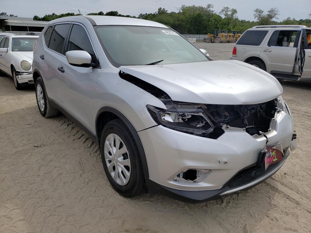 NISSAN ROGUE S 2016 with VIN KNMAT2MT1GP662778 - Photo from auction