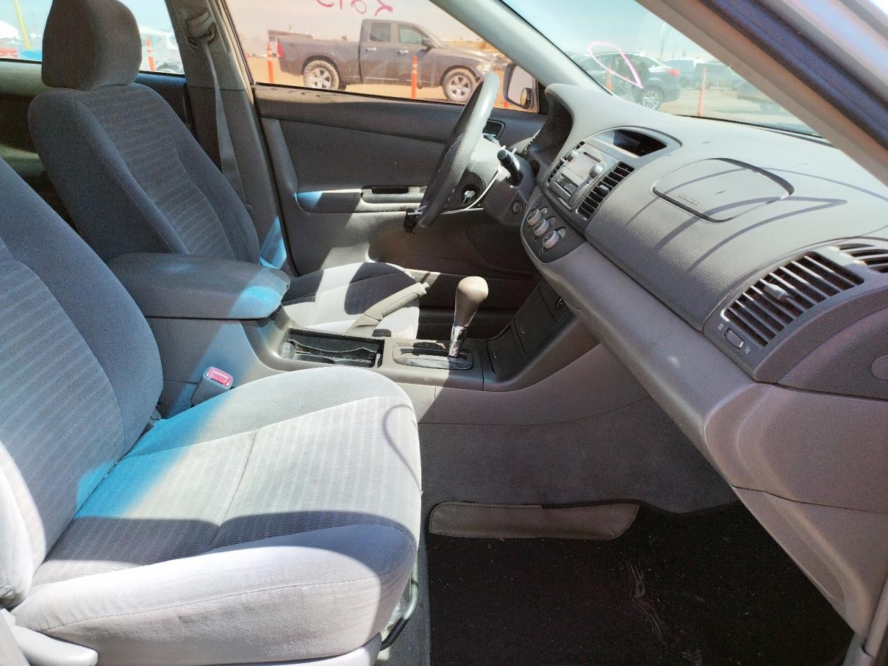 Photo 5 from auction – 2005 TOYOTA CAMRY LE with VIN 4T1BE32K05U583398