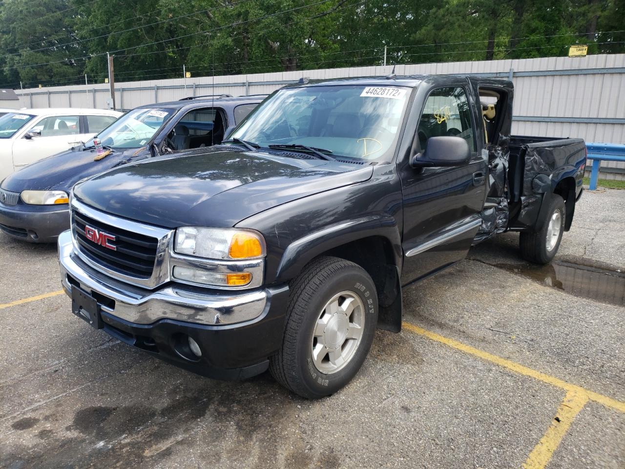 Photo 2 from auction – 2005 GMC NEW SIERRA with VIN 2GTEK13T151239144