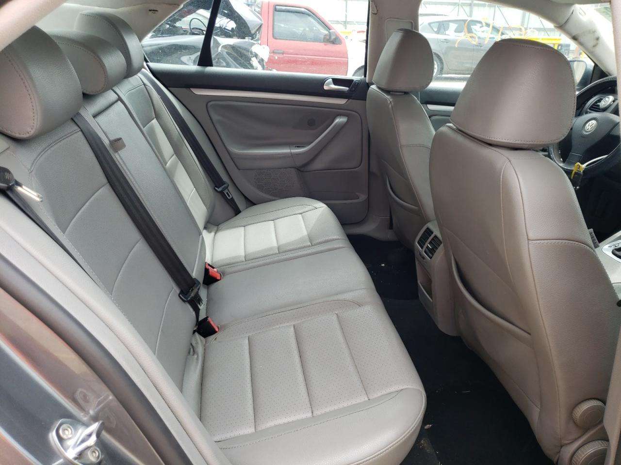 Photo 6 from auction – 2007 VOLKSWAGEN JETTA WOLF with VIN 3VWEF71KX7M116274