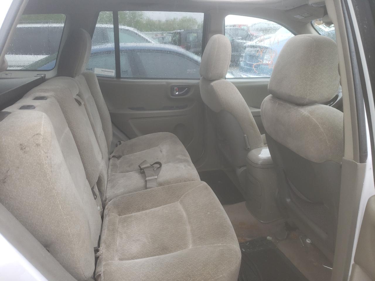 Photo 6 from auction – 2004 HYUNDAI SANTA FE G with VIN KM8SC13E24U744643