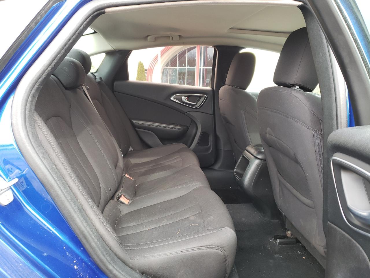 Photo 6 from auction – 2015 CHRYSLER 200 LIMITE with VIN 1C3CCCAB7FN546610