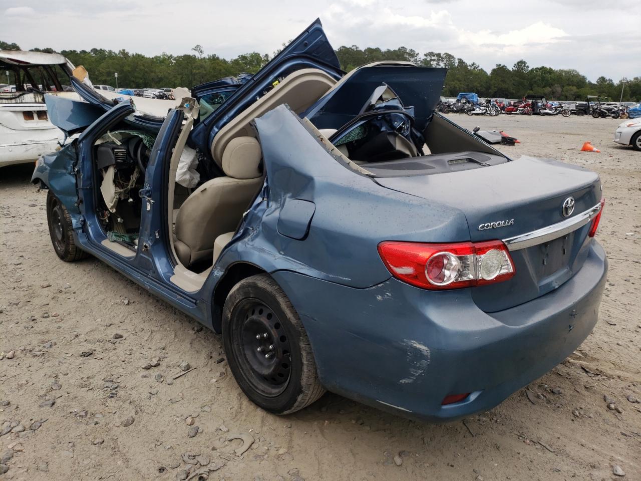Photo 3 from auction – 2013 TOYOTA COROLLA with VIN 5YFBU4EE5DP114760