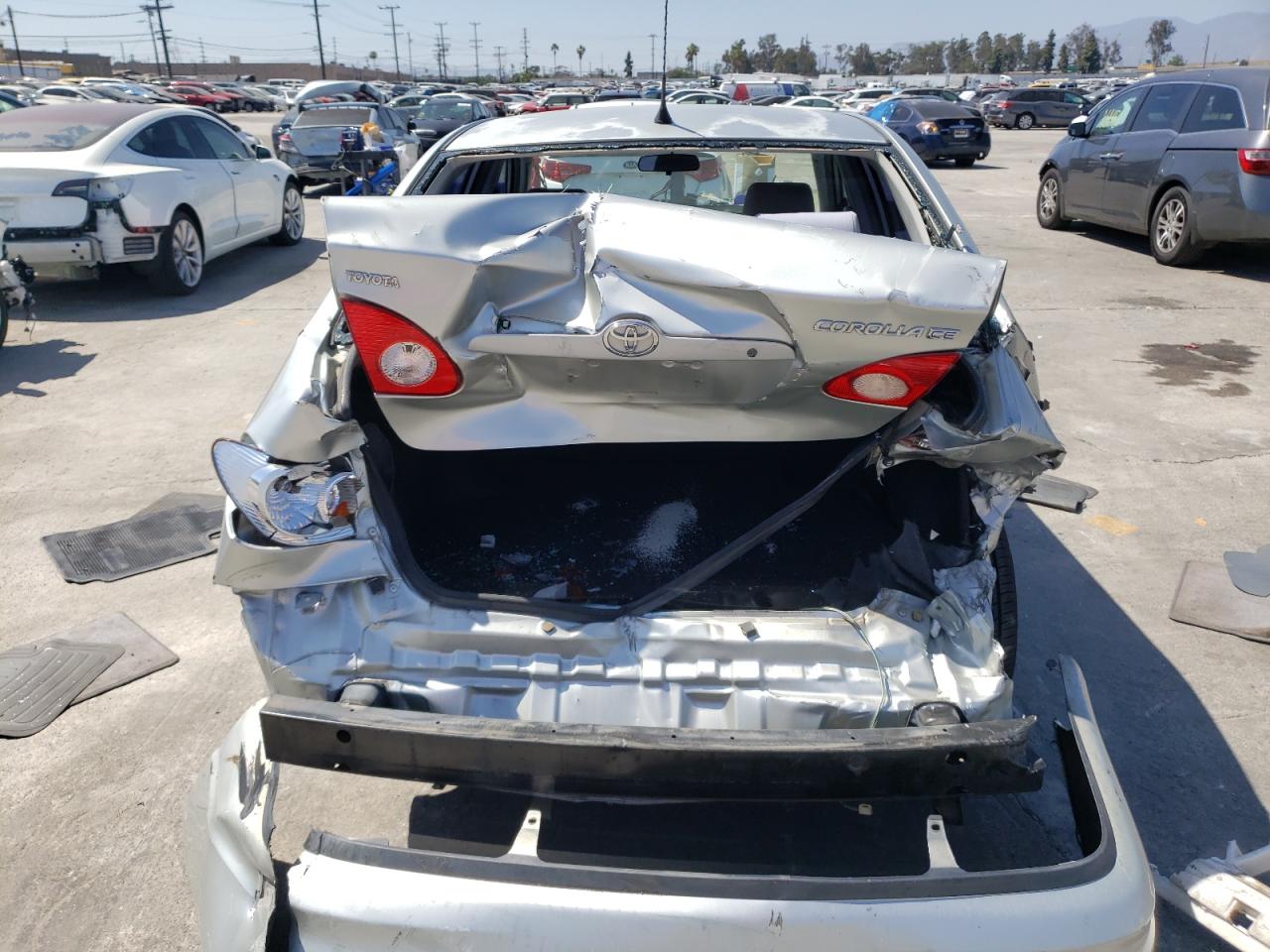 Photo 9 from auction – 2004 TOYOTA COROLLA CE with VIN JTDBR32E242021189