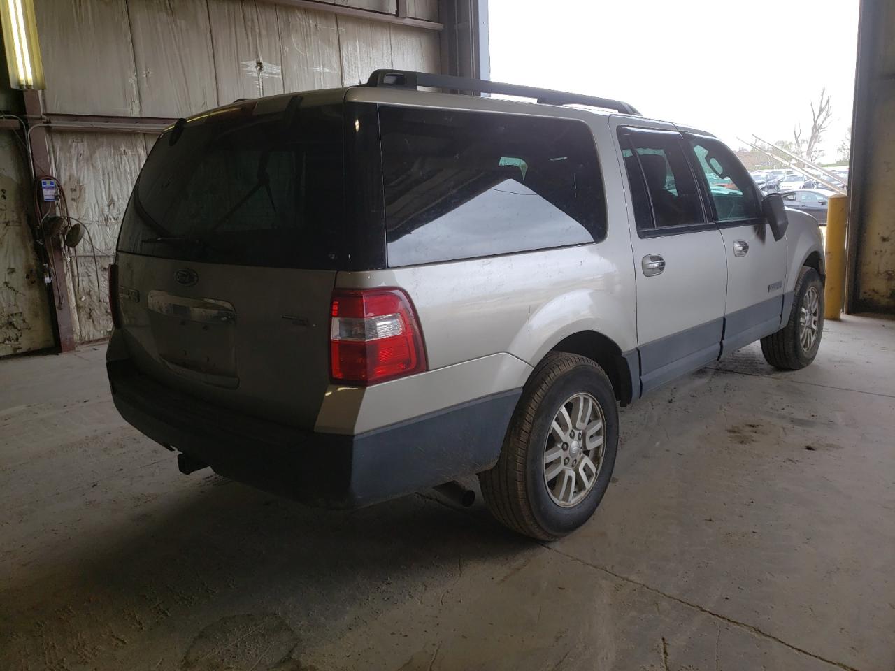 Photo 4 from auction – 2007 FORD EXPEDITION with VIN 1FMFK16587LA30154