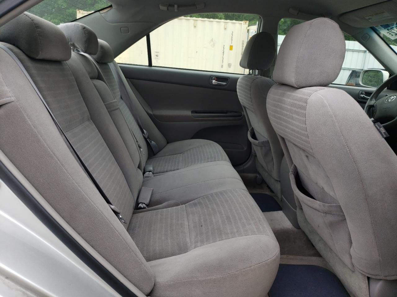 Photo 6 from auction – 2005 TOYOTA CAMRY LE with VIN 4T1BE30K65U004790