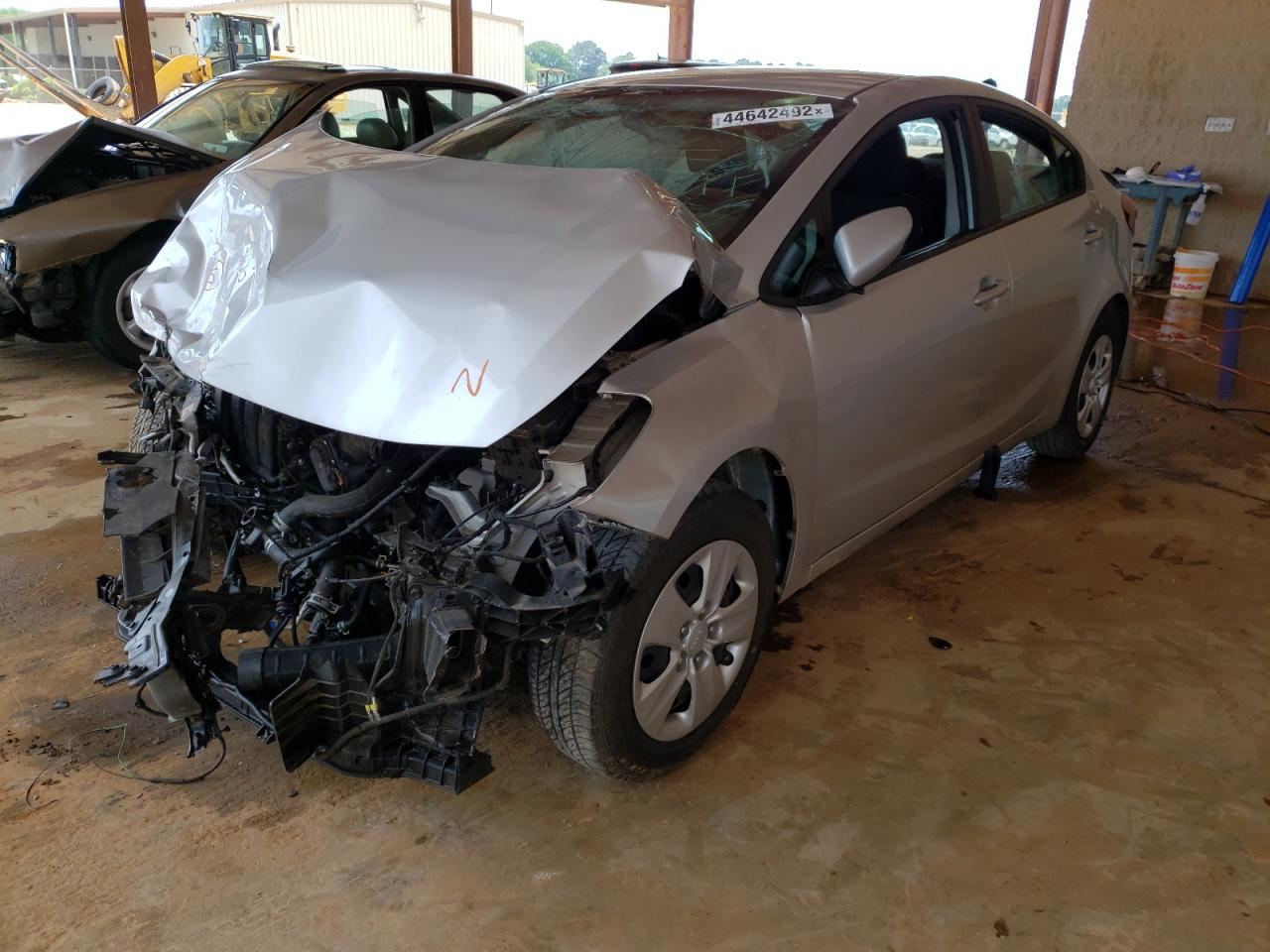 Photo 2 from auction – 2018 KIA FORTE LX with VIN 3KPFK4A79JE170647