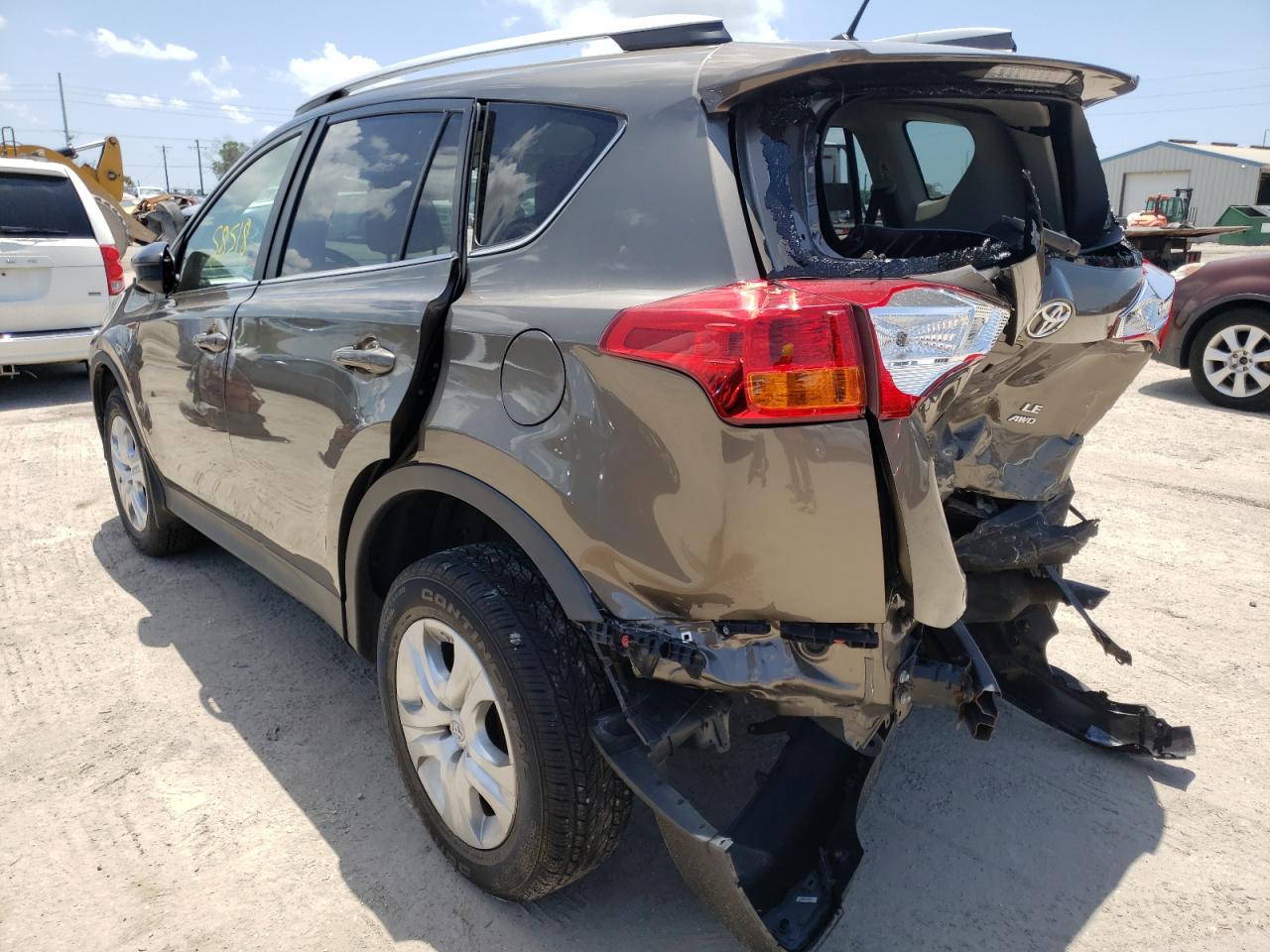 Photo 3 from auction – 2013 TOYOTA RAV4 LE with VIN 2T3BFREV0DW007869