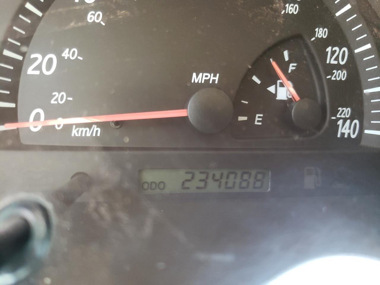 Photo 8 from auction – 2004 TOYOTA CAMRY LE with VIN 4T1BE32K94U922044