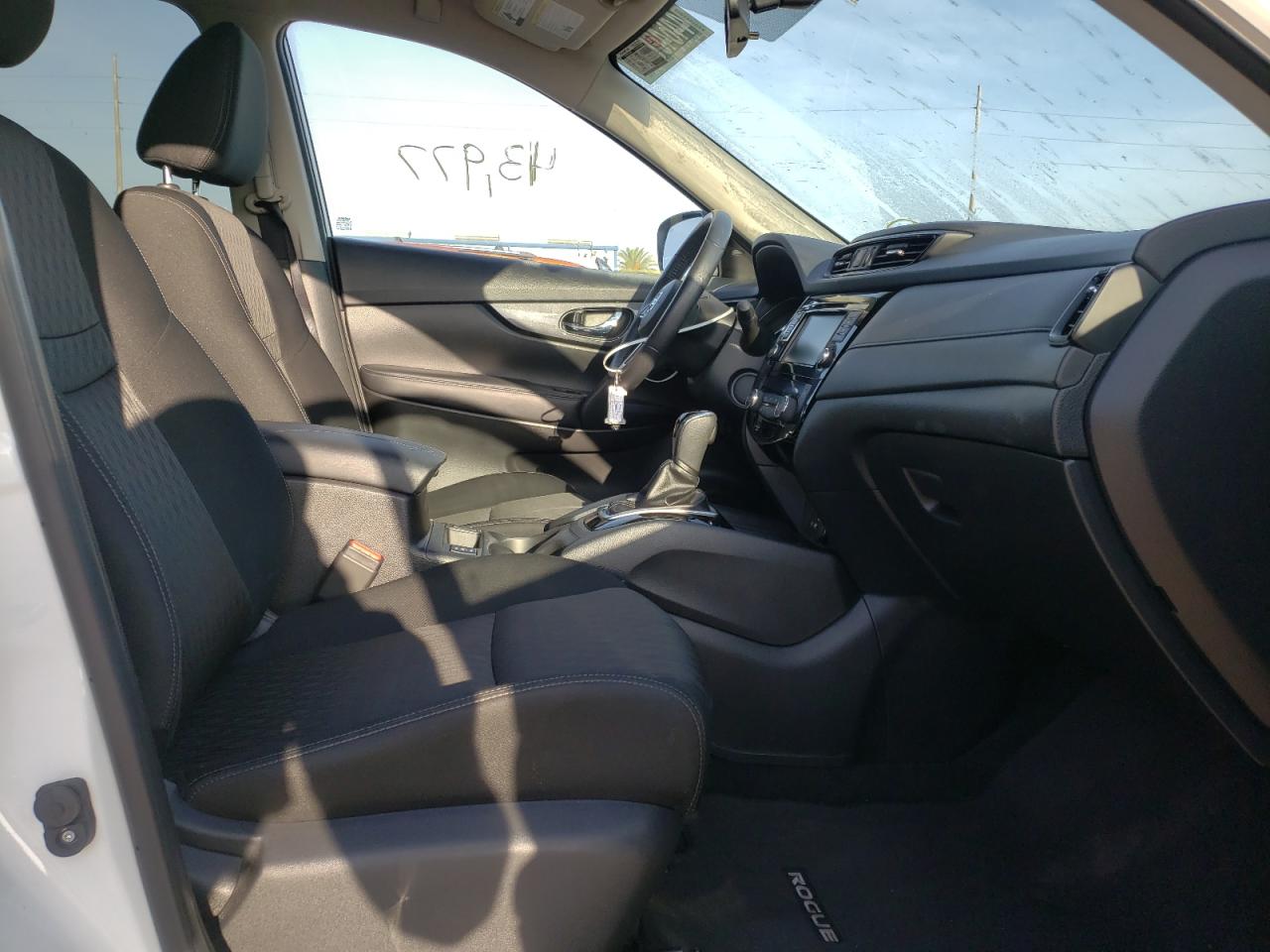 Photo 5 from auction – 2018 NISSAN ROGUE S with VIN KNMAT2MV2JP604803