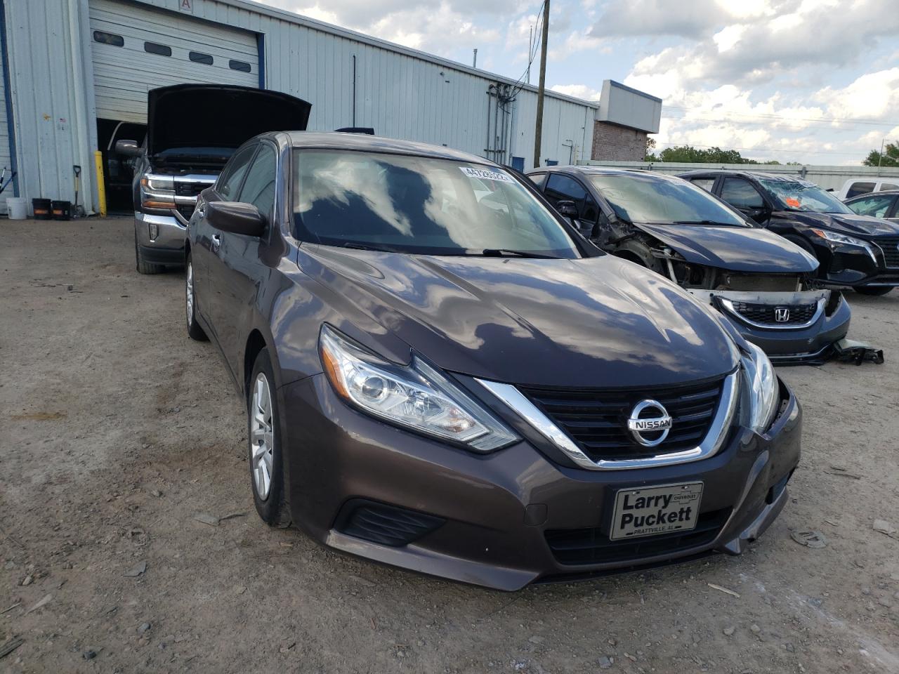NISSAN ALTIMA 2.5 2017 with VIN 1N4AL3AP8HC169367 - Photo from auction