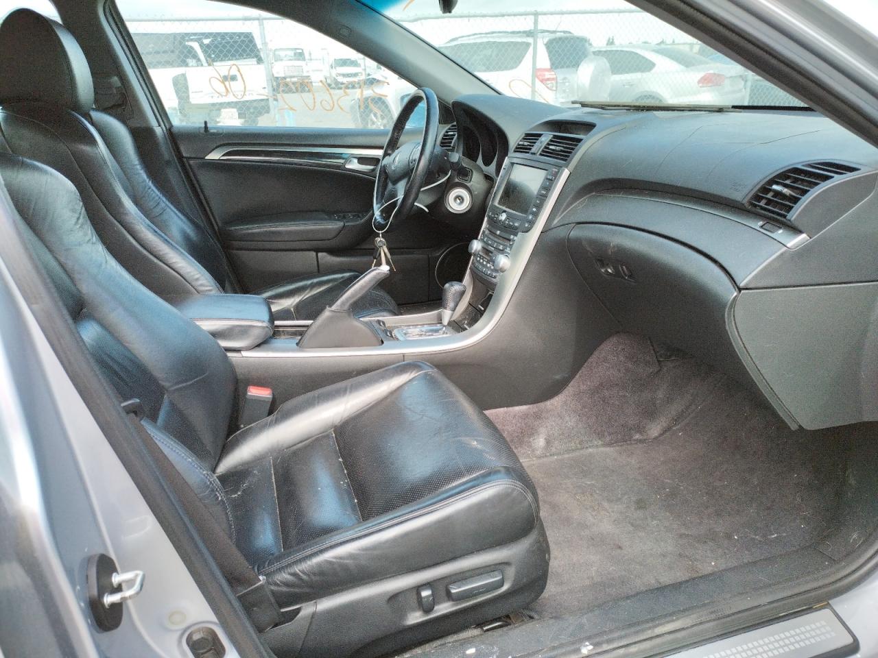 Photo 5 from auction – 2005 ACURA TL with VIN 19UUA66255A049417