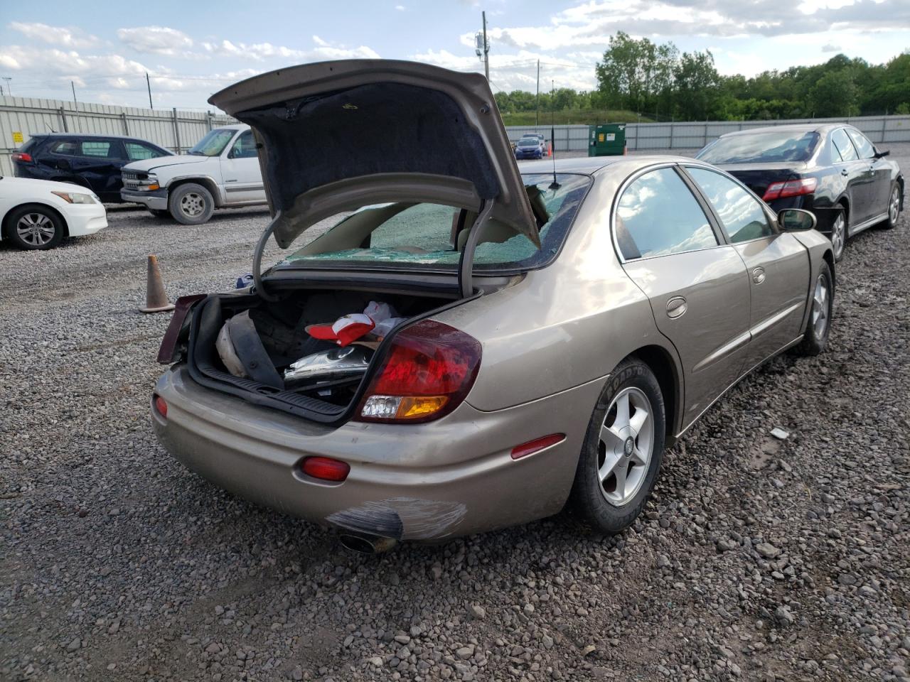 Photo 4 from auction – 2002 OLDSMOBILE AURORA with VIN 1G3GR64H424159655