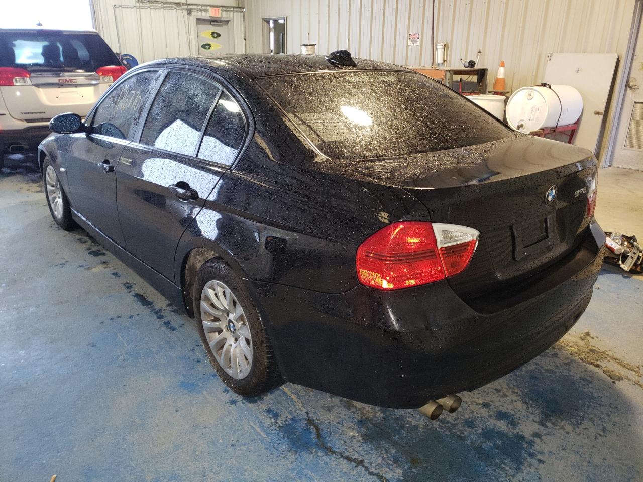 Photo 3 from auction – 2007 BMW 328 I with VIN WBAVA33537KX74721