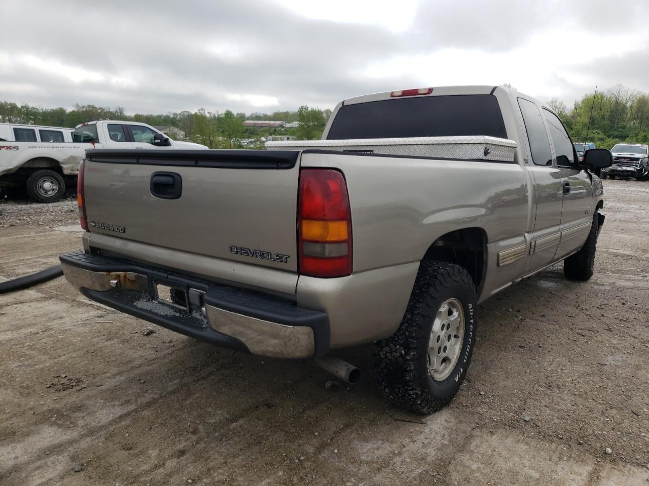 Photo 4 from auction – 2000 CHEVROLET SILVERADO with VIN 1GCEK19T1YZ270929