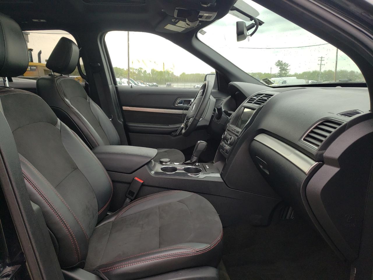 Zdjęcie 5 z aukcji – 2018 FORD EXPLORER X z VIN 1FM5K8D8XJGC11340