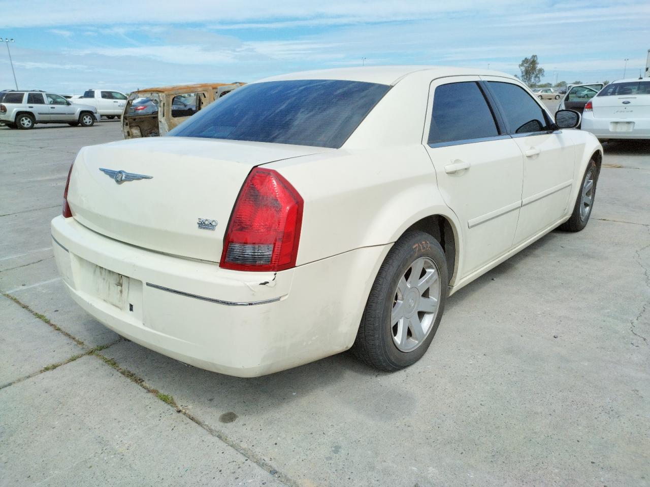 Photo 4 from auction – 2005 CHRYSLER 300 TOURIN with VIN 2C3JA53G65H179952