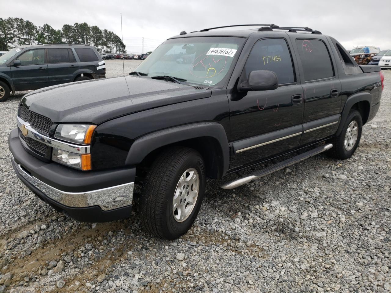 Photo 2 from auction – 2004 CHEVROLET AVALANCHE with VIN 3GNEC12T34G163731