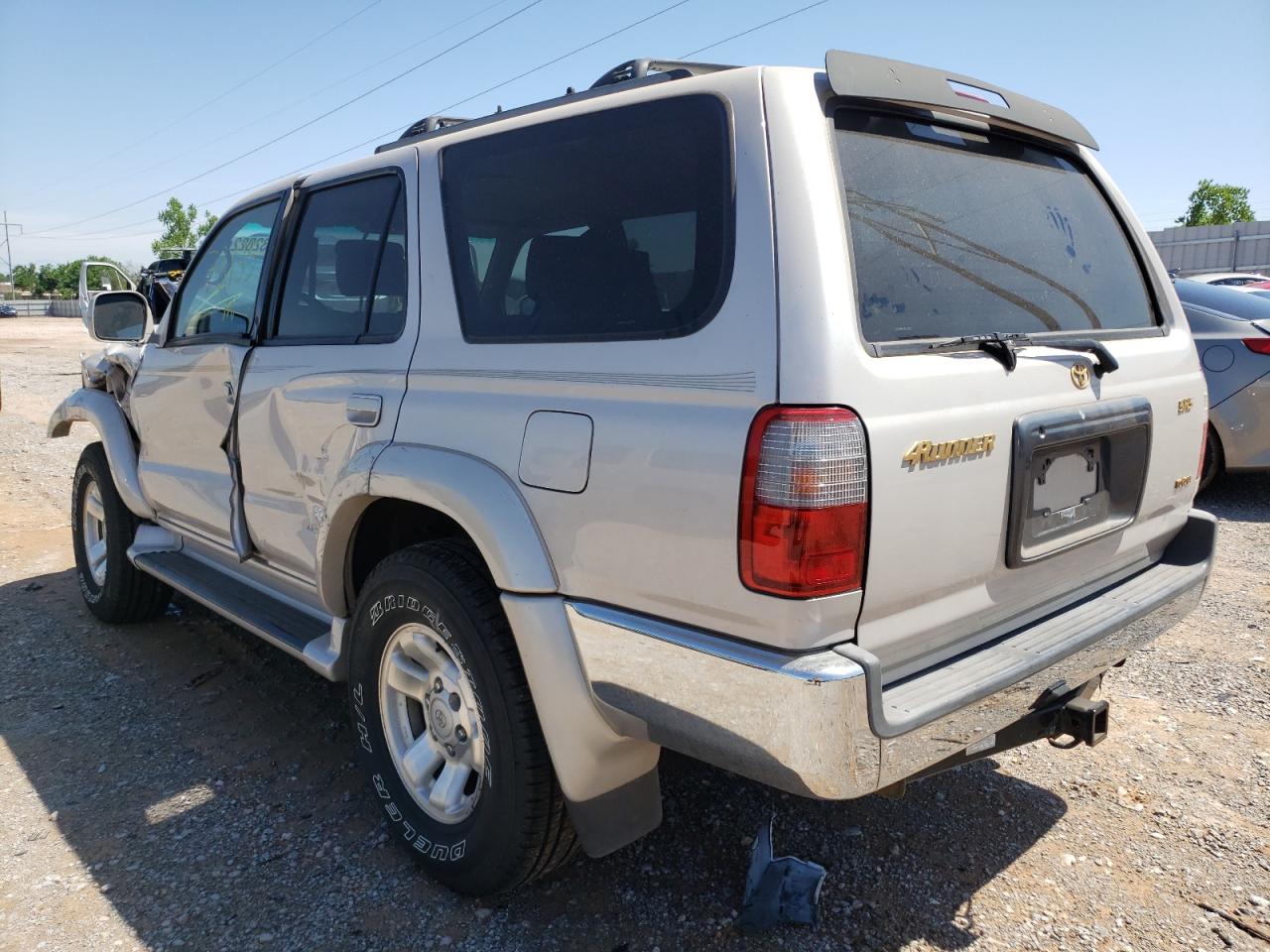 Photo 3 from auction – 2000 TOYOTA 4RUNNER SR with VIN JT3GN86RXY0180026