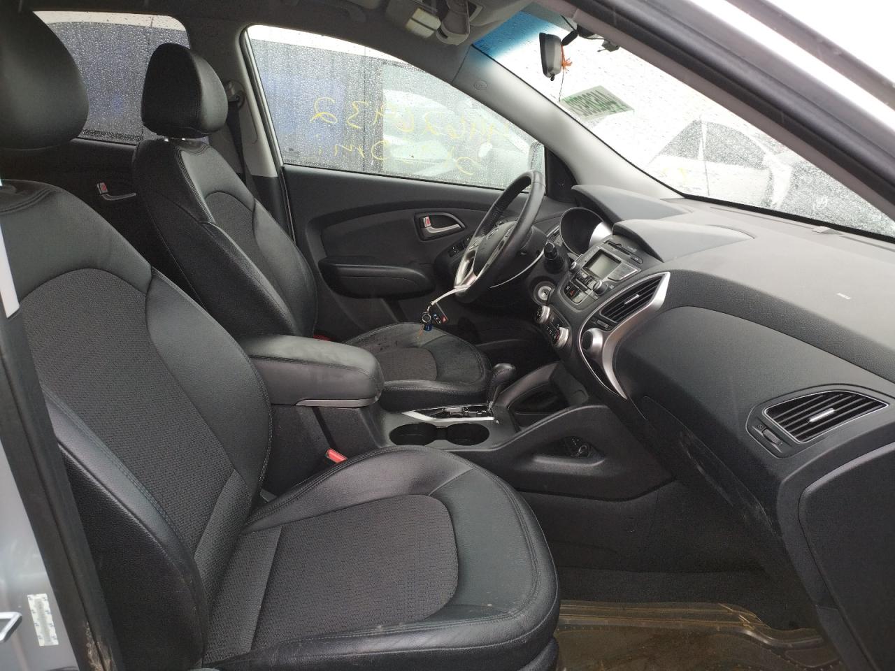 Photo 5 from auction – 2012 HYUNDAI TUCSON GLS with VIN KM8JU3AC0CU403973