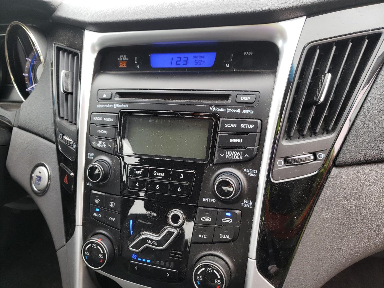 Foto 9 de la subasta – 2012 HYUNDAI SONATA SE con VIN 5NPEC4ACXCH491889